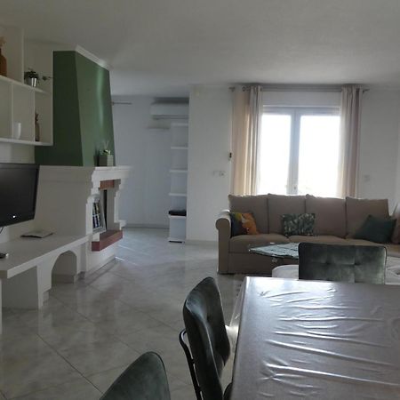 Appartement T4 très bien situé et climatisé LʼÎle-Rousse Extérieur photo