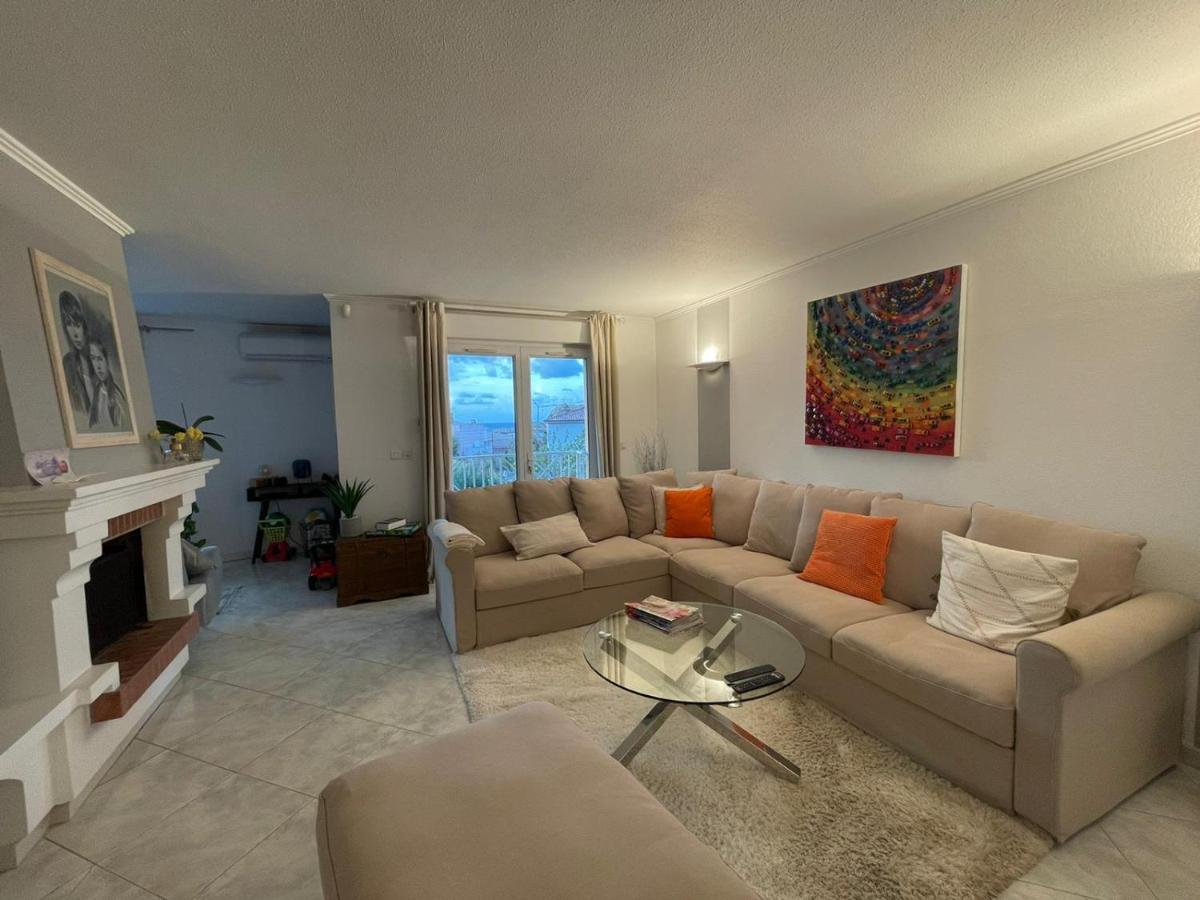 Appartement T4 très bien situé et climatisé LʼÎle-Rousse Extérieur photo