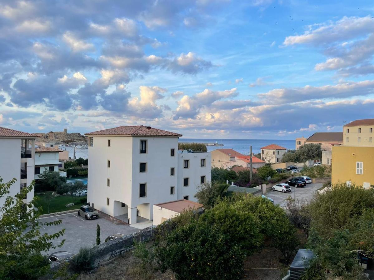 Appartement T4 très bien situé et climatisé LʼÎle-Rousse Extérieur photo