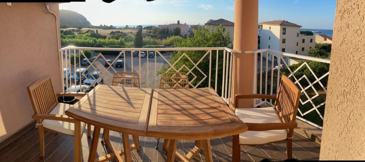 Appartement T4 très bien situé et climatisé LʼÎle-Rousse Extérieur photo