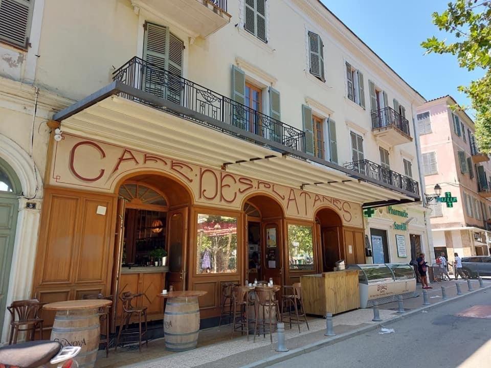 Appartement T4 très bien situé et climatisé LʼÎle-Rousse Extérieur photo